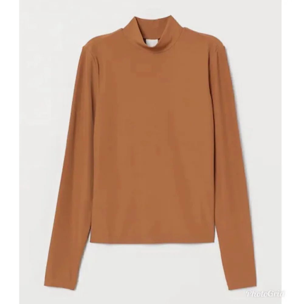 H&M Ribbed Turtleneck Top in Dark Beige